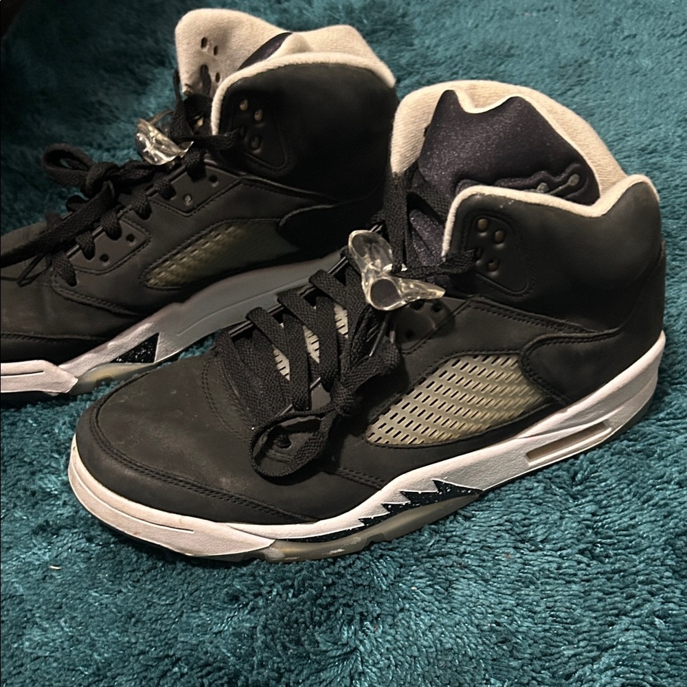 Jordan Black and White Men’s Sneakers